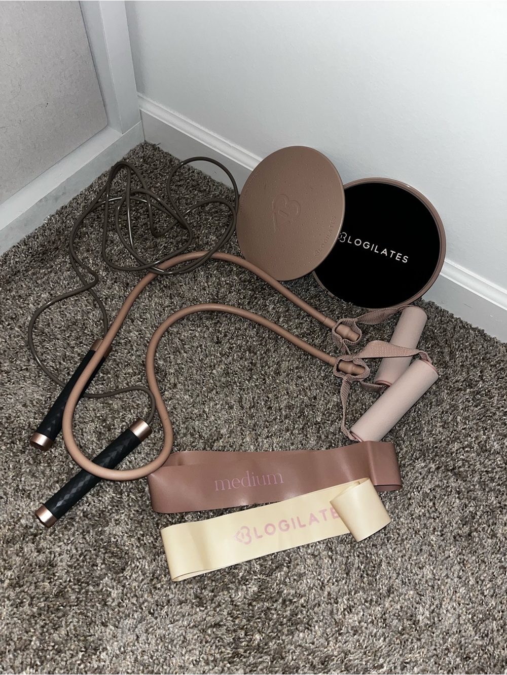 Blogilates Resistance Bands and Jump Rope Set - Blush Pink